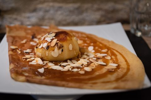 Crêpe Poire Chocolat Amandes